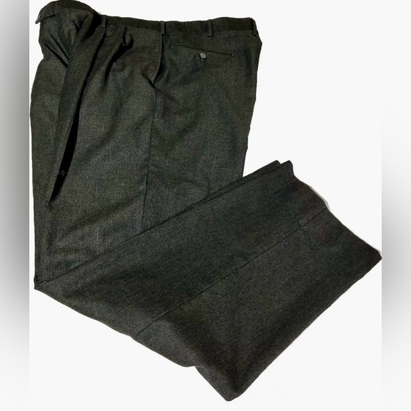 Jos.A.Bank Travelers Collection Mens Pleated Pants 40L Dark Grey Black 100% Wool - Picture 1 of 11